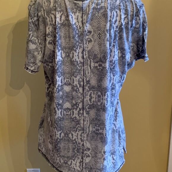 Free People Snake Skin print T-shirt blue - Picture 2 of 6